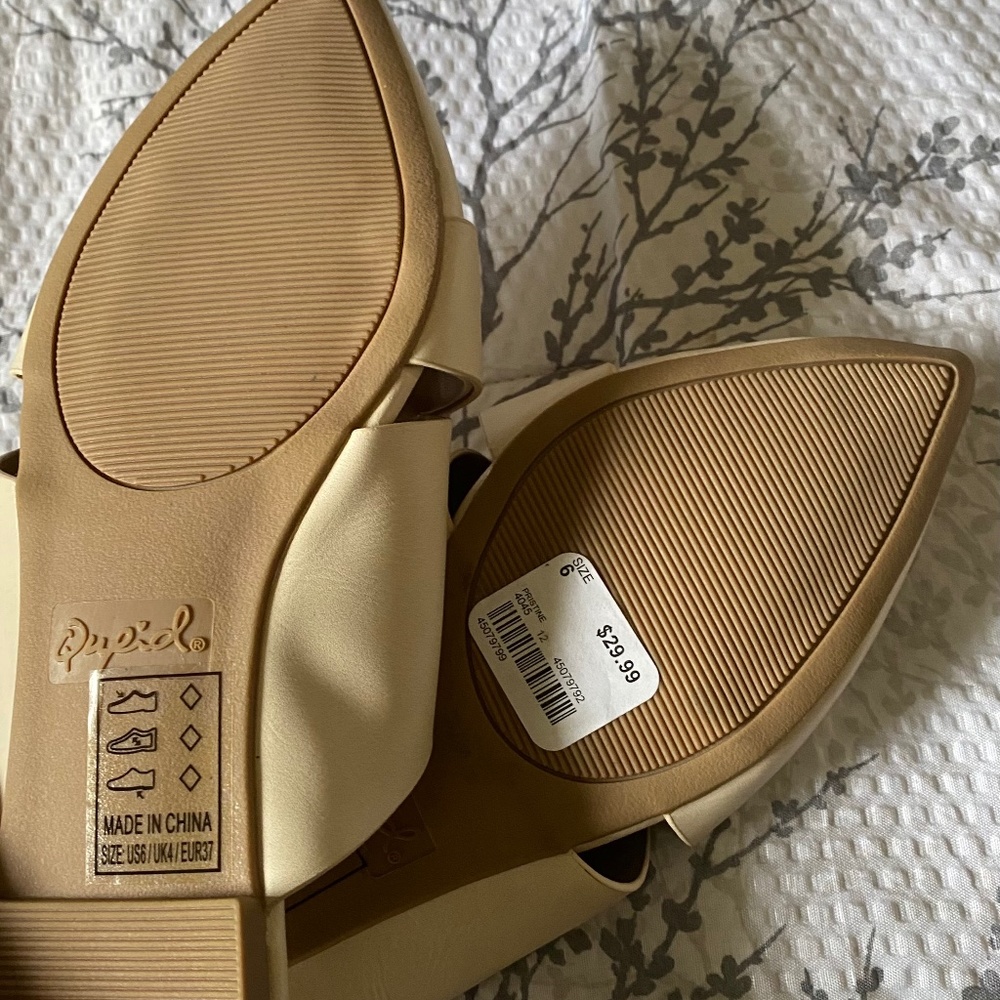 Tan mules